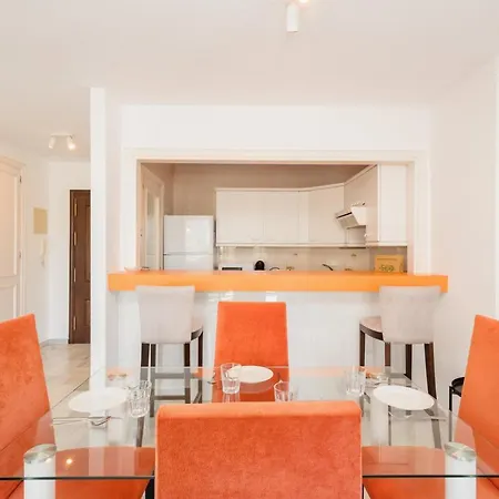 Apartment Vacation With Private Parking In Puerto Banus Marbella