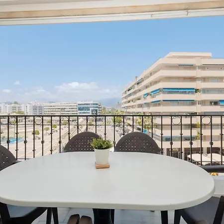 Vacation With Private Parking In Puerto Banus Apartment